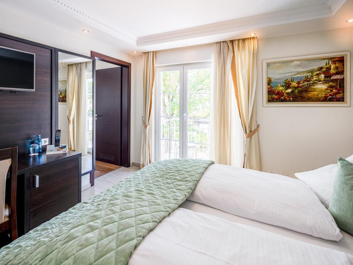 Kristallhotel Fettehenne Leverkusen Esterno foto